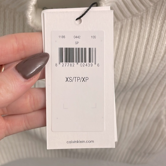 Calvin Klein Cropped Turtleneck Sweater Vest - Picture 8 of 9